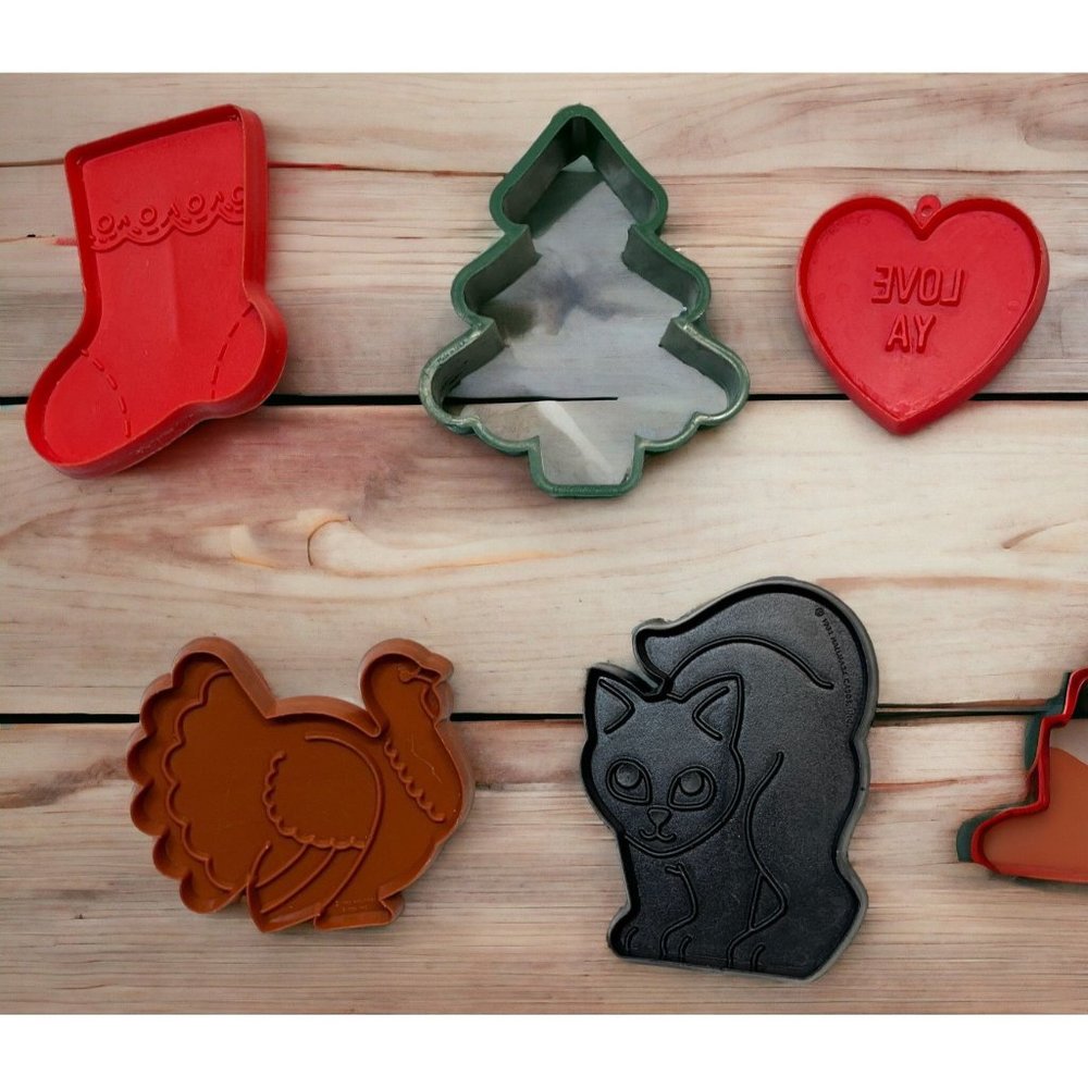Vtg Hallmark Cookie Cutters Lot of 5 Halloween Christmas Valentines Thanksgiving